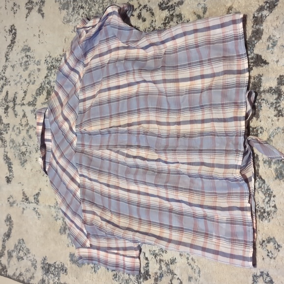 Cloth & Stone Plaid Top Size Large lightweight tie front pocket button like new - Picture 5 of 5